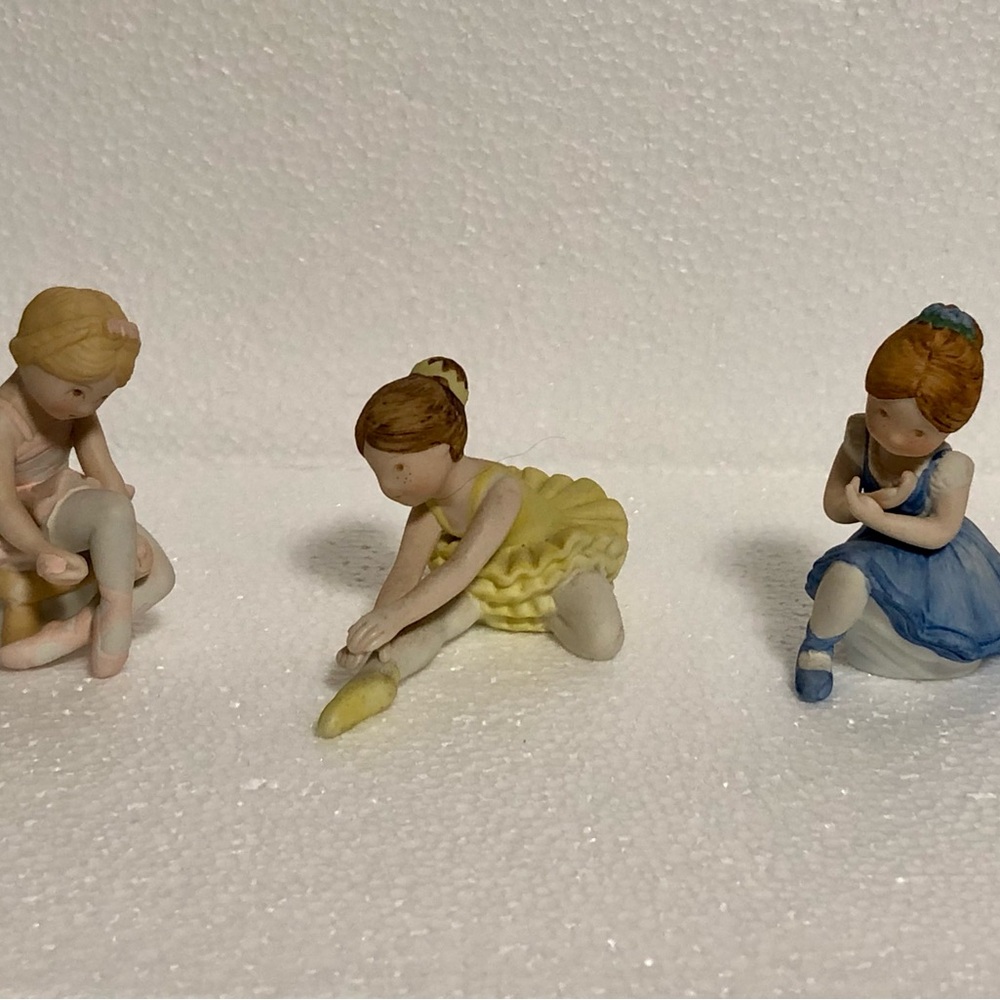 Holly Hobbie Mini Ballerina Collection Figurine Set - Yellow, Blue, Pink